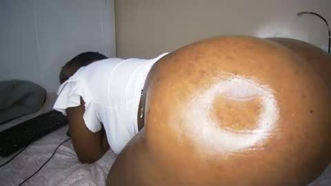 dollqueen_ online show from October 2025 11:30:01 AM