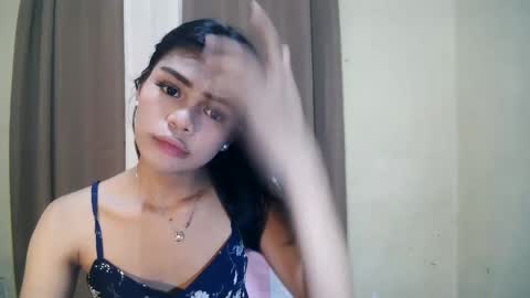 Snapshot of dolly_angel2 chatting on January 2025 11:43:02 AM dolly_angel2 online show from January 2025 11:43:02 AM
