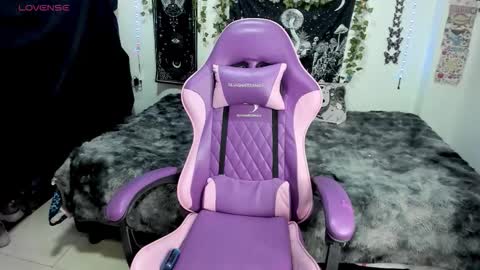 Snapshot of dolly_bones chatting on October 2025 11:55:01 PM dolly_bones online show from October 2025 11:55:01 PM