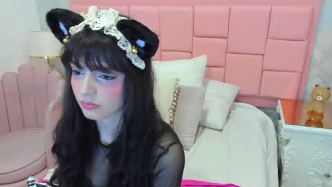 Snapshot of dolly_kitter chatting on December 2025 11:17:01 AM dolly_kitter online show from December 2025 11:17:01 AM