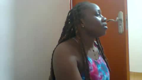 dollyvee online show from March 2026 05:51:02 PM