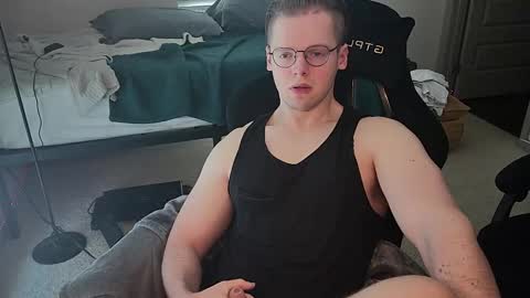 doloresman online show from March 2026 06:33:01 PM