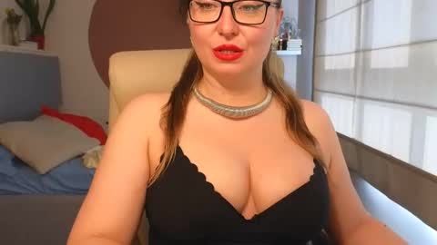 DOM MUMMY online show from June 2026 01:02:01 PM