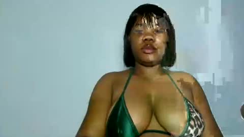 Snapshot of domina_veloura27 chatting on May 2026 09:16:01 AM laura online show from May 2026 09:16:01 AM