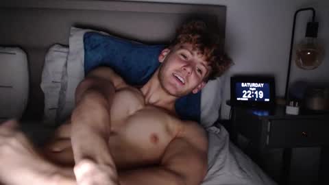 Alex...  online show from November 2025 10:19:01 PM