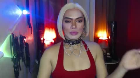 Snapshot of dominantrix_diannaxxx chatting on February 2026 03:43:01 PM diana online show from February 2026 03:43:01 PM