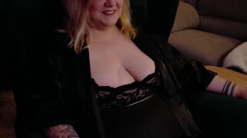 Snapshot of dominasadique chatting on November 2025 09:59:01 PM SADE online show from November 2025 09:59:01 PM