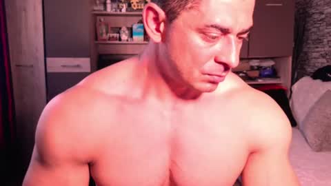 Snapshot of dominatemuscle chatting on June 2026 06:23:02 AM Kevin online show from June 2026 06:23:02 AM