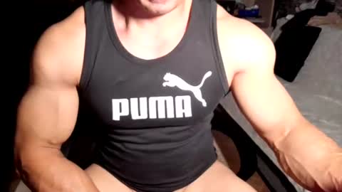 Snapshot of dominatemuscle chatting on June 2026 09:18:02 PM Kevin online show from June 2026 09:18:02 PM
