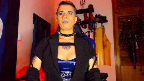 Dom Blue online show from January 2025 04:15:01 PM