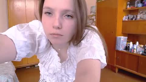 Olivia online show from April 2026 10:04:02 AM