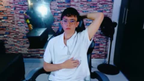 dominic_carminex online show from October 2025 01:09:02 PM