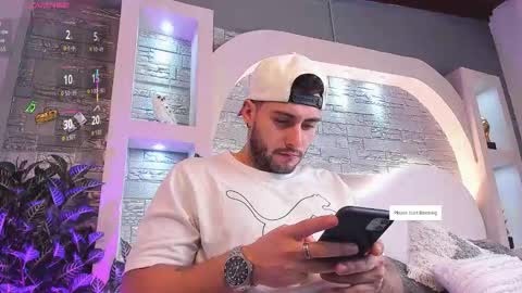 dominic de luca online show from December 2025 03:14:02 AM