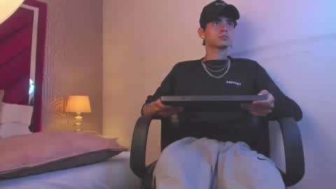 Snapshot of dominic_foox chatting on February 2026 01:31:02 PM Dominic foox online show from February 2026 01:31:02 PM