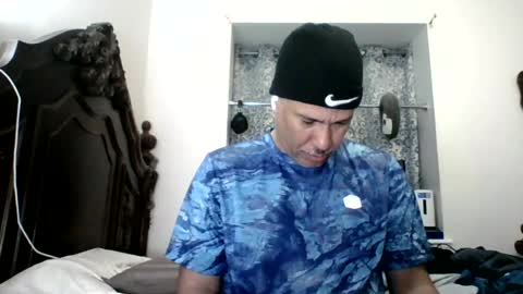 luis online show from June 2026 10:19:02 PM