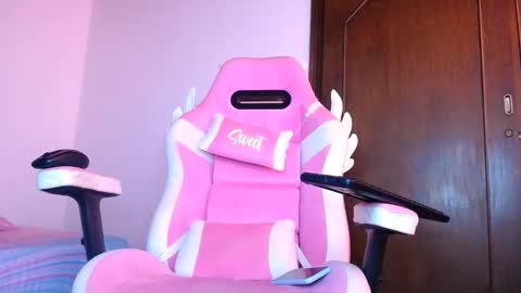   online show from November 2025 05:12:02 PM