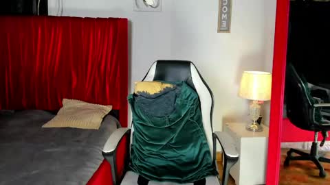 dominyck_ online show from May 2026 03:36:02 AM