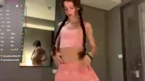 Kira online show from April 2026 01:22:01 AM