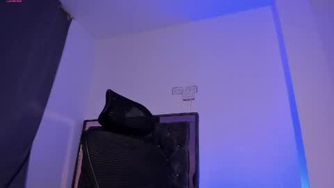 Donat Independent Model online show from April 2026 01:50:01 AM