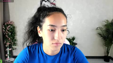 Aura online show from September 2025 03:41:02 AM