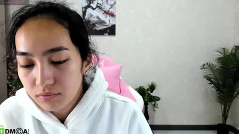 Aura online show from October 2025 03:26:01 AM