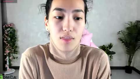 Aura online show from October 2025 03:06:01 AM