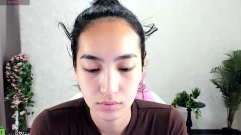 Aura online show from October 2025 02:08:02 AM