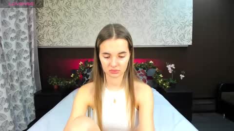 Snapshot of donnaaa_evans chatting on December 2024 10:32:02 PM Donna On GMT2 Mon-Fri 3-9 AM online show from December 2024 10:32:02 PM