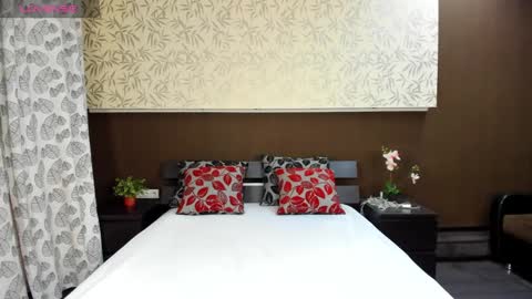 Donna On GMT2 Mon-Fri 3-9 AM online show from January 2025 11:52:02 PM