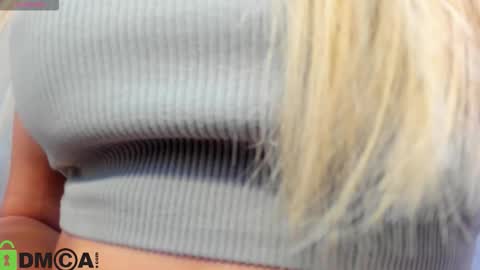 Snapshot of donnaaa_evans chatting on September 2025 12:11:01 AM Donna On GMT2 Mon-Fri 3-9 AM online show from September 2025 12:11:01 AM