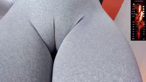 Paula DiazGMT-5 0730 - 1400 online show from November 2025 11:23:02 AM