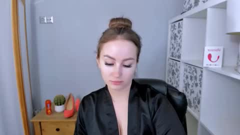 Snapshot of donnasensual chatting on November 2025 03:44:01 PM DonnaSensual online show from November 2025 03:44:01 PM