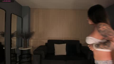 Snapshot of donnastonne chatting on January 2025 02:44:02 AM Donna Stonne online show from January 2025 02:44:02 AM