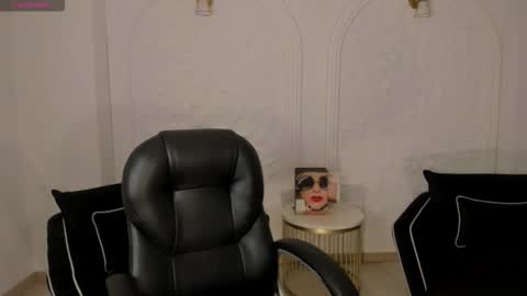 Snapshot of donnastonne chatting on September 2025 10:22:02 PM Donna Stonne online show from September 2025 10:22:02 PM