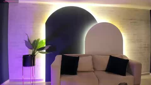 Snapshot of donnastonne chatting on September 2025 03:32:01 AM Donna Stonne online show from September 2025 03:32:01 AM