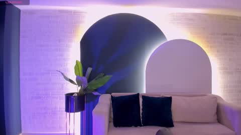 Snapshot of donnastonne chatting on September 2025 03:43:01 AM Donna Stonne online show from September 2025 03:43:01 AM