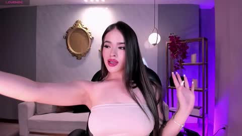 Snapshot of donnastonne chatting on October 2025 04:09:02 AM Donna Stonne online show from October 2025 04:09:02 AM