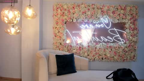 Snapshot of donnastonne chatting on October 2025 03:34:01 AM Donna Stonne online show from October 2025 03:34:01 AM