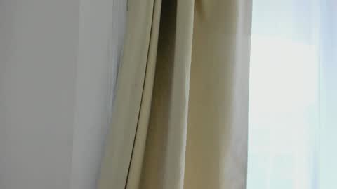 Donatella online show from February 2025 12:05:02 PM