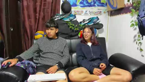 Snapshot of donuts_dd chatting on September 2025 07:02:01 AM Donuts DD online show from September 2025 07:02:01 AM