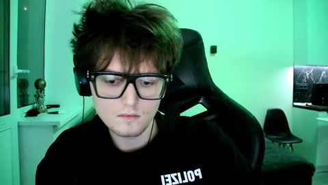 Snapshot of dopeboy277 chatting on October 2025 07:04:02 PM dopeboy277 online show from October 2025 07:04:02 PM