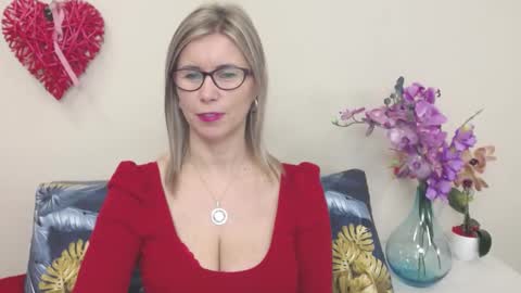 Snapshot of doreenkiss chatting on December 2024 07:26:02 AM DoreenSexy online show from December 2024 07:26:02 AM