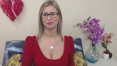 Snapshot of doreenkiss chatting on January 2025 10:26:02 AM DoreenSexy online show from January 2025 10:26:02 AM