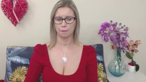 Snapshot of doreenkiss chatting on January 2025 11:37:02 AM DoreenSexy online show from January 2025 11:37:02 AM