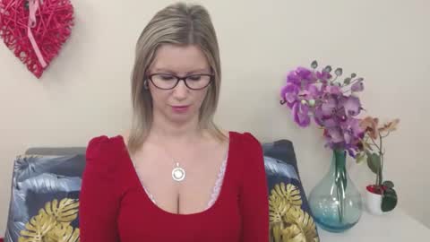Snapshot of doreenkiss chatting on February 2025 10:21:02 AM DoreenSexy online show from February 2025 10:21:02 AM