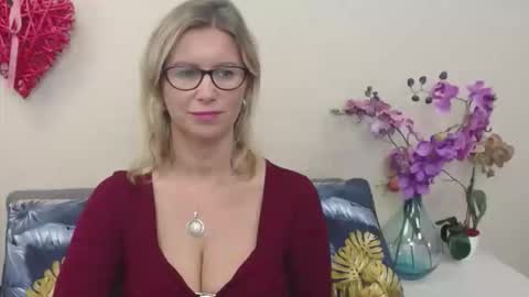 Snapshot of doreenkiss chatting on October 2025 07:51:01 AM DoreenSexy online show from October 2025 07:51:01 AM