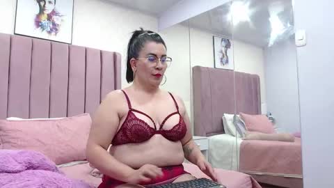 Anny online show from November 2025 12:28:01 PM