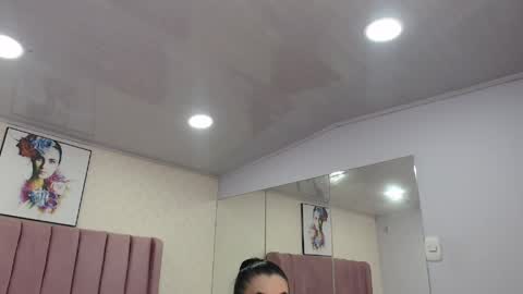 Anny online show from April 2026 12:09:02 PM