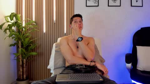 Snapshot of dorian_mystery chatting on December 2025 08:48:01 PM dorian_mystery online show from December 2025 08:48:01 PM