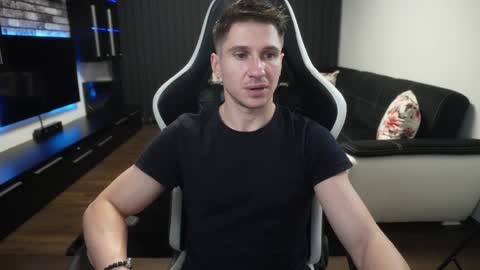 Dorian Reyes online show from December 2024 11:27:02 PM